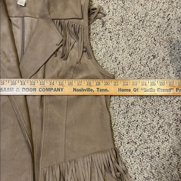Chico's Suede Fringe Vest Sz 2 - Picture 9 of 11